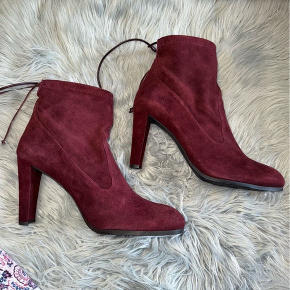 Stuart Weitzman Burgundy Suede Glove Tie Back Round Toe Heeled Ankle Bootie 12 - Picture 2 of 8